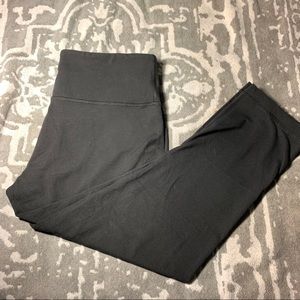 Lululemon Black Lo-Rise Wunder Under crops EUC
